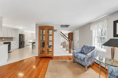 12 Autumn Street Windham NH 03087