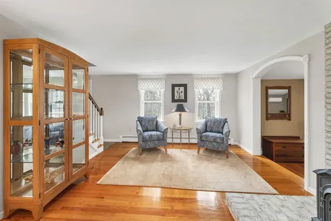 12 Autumn Street Windham NH 03087