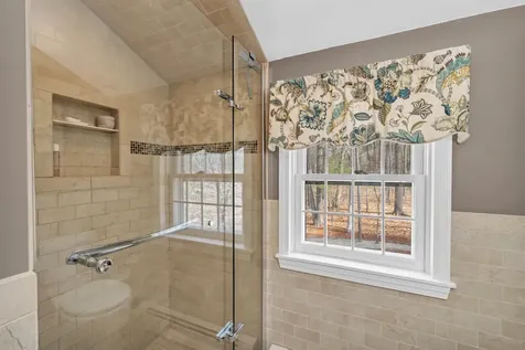 12 Autumn Street Windham NH 03087