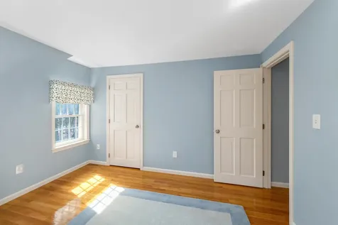 12 Autumn Street Windham NH 03087