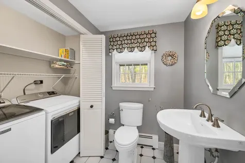 12 Autumn Street Windham NH 03087