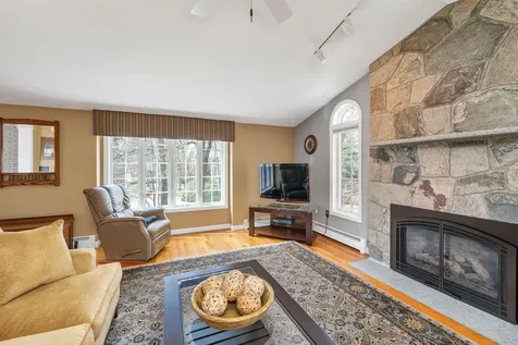 12 Autumn Street Windham NH 03087