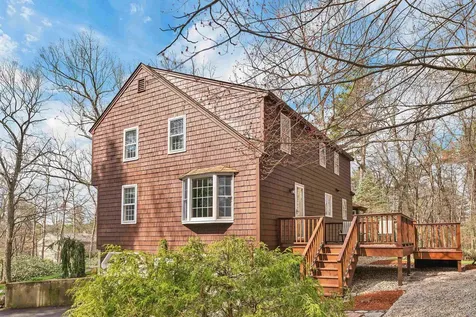 12 Autumn Street Windham NH 03087