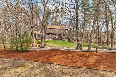 12 Autumn Street Windham NH 03087