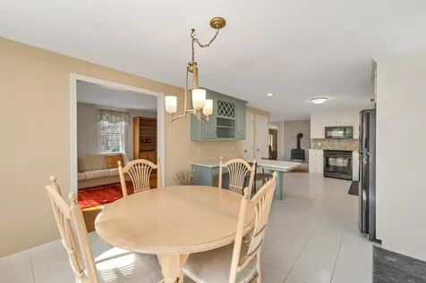 12 Autumn Street Windham NH 03087