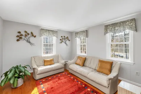 12 Autumn Street Windham NH 03087