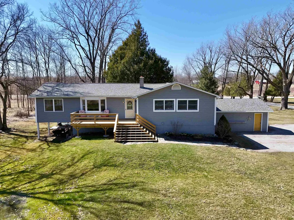 38 Holiday Point Road North Hero VT 05474