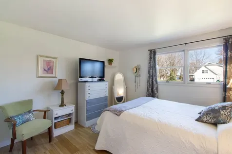 38 Holiday Point Road North Hero VT 05474