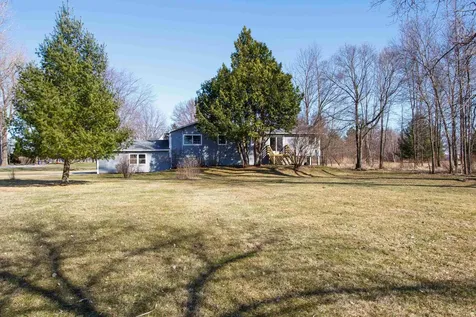 38 Holiday Point Road North Hero VT 05474