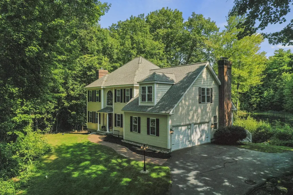 30 Lancaster Lane Bedford NH 03110