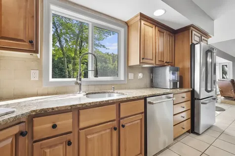 30 Lancaster Lane Bedford NH 03110
