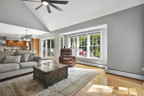 30 Lancaster Lane Bedford NH 03110