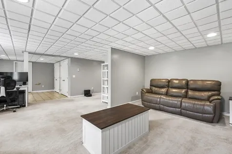 30 Lancaster Lane Bedford NH 03110