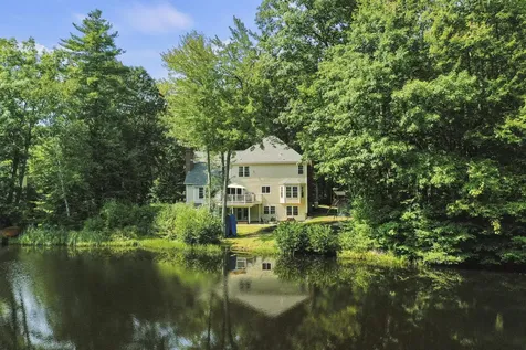 30 Lancaster Lane Bedford NH 03110
