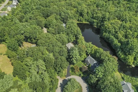 30 Lancaster Lane Bedford NH 03110