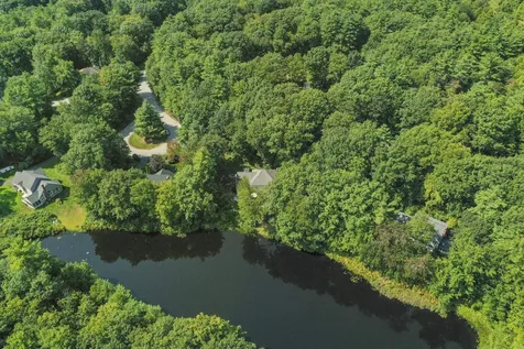 30 Lancaster Lane Bedford NH 03110