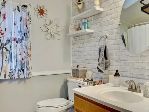 96 Hawthorne Lane Colchester VT 05446