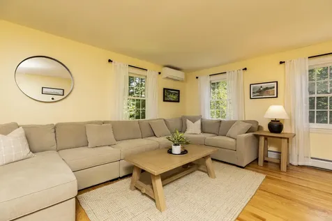 89 Northwood Lane New London NH 03257