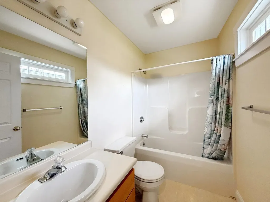 392 Commons Road Williston VT 05495