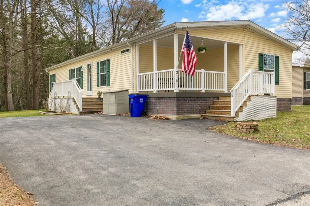 214 Robin Hood Drive Exeter NH 03833