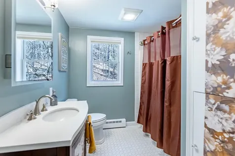 299 Handy Road Hartford VT 05001