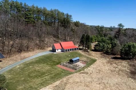 299 Handy Road Hartford VT 05001