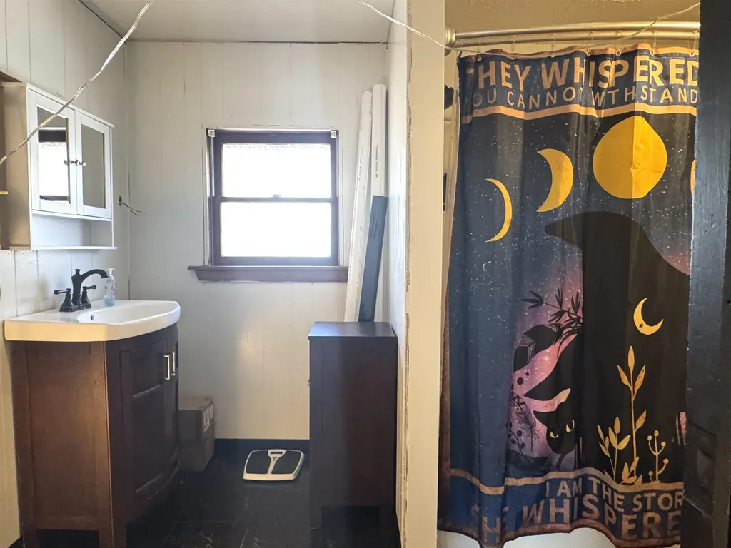 123 West End Avenue Newport City VT 05855