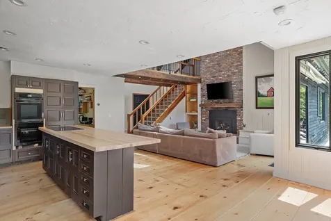 61 Mcallister Road Stowe VT 05672
