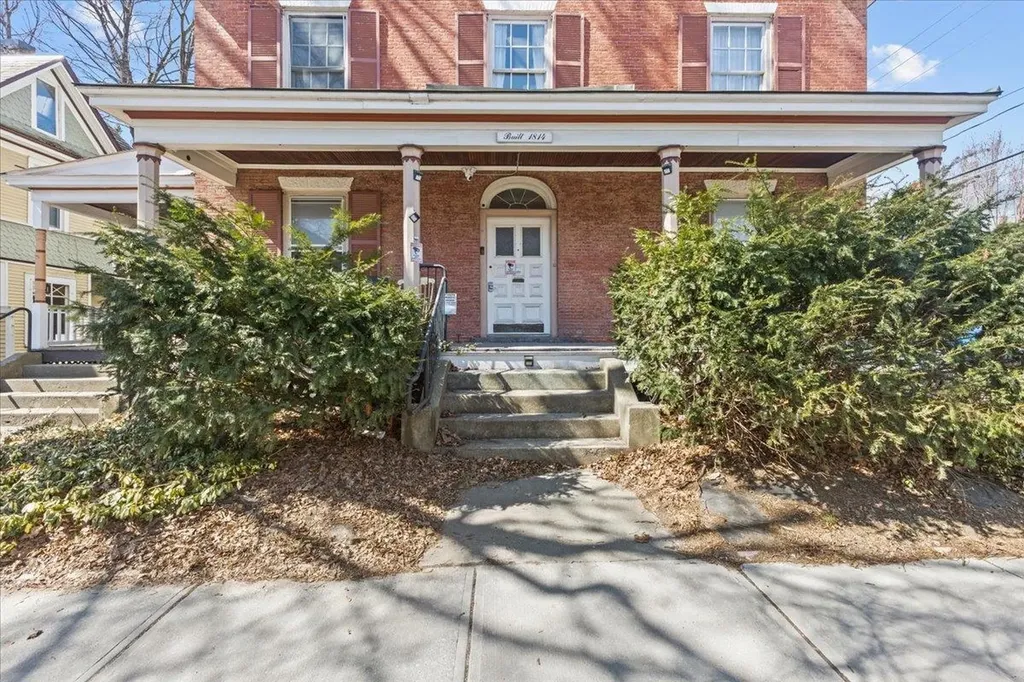 233 Pearl Street Burlington VT 05401