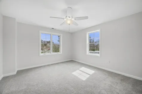 67 Centerwood Way Manchester NH 03102