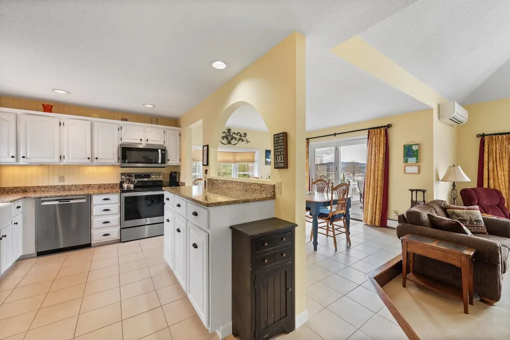 29 Pasquaney Lane Bridgewater NH 03222