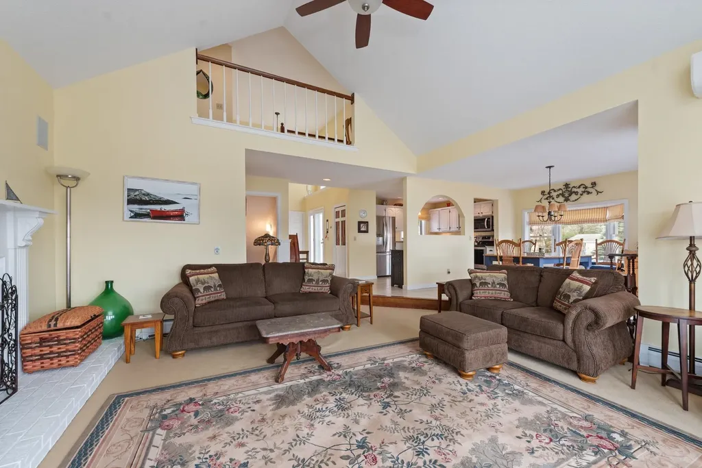 29 Pasquaney Lane Bridgewater NH 03222