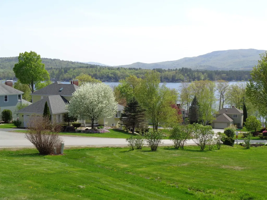 29 Pasquaney Lane Bridgewater NH 03222