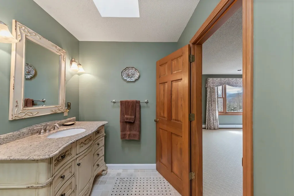 29 Pasquaney Lane Bridgewater NH 03222