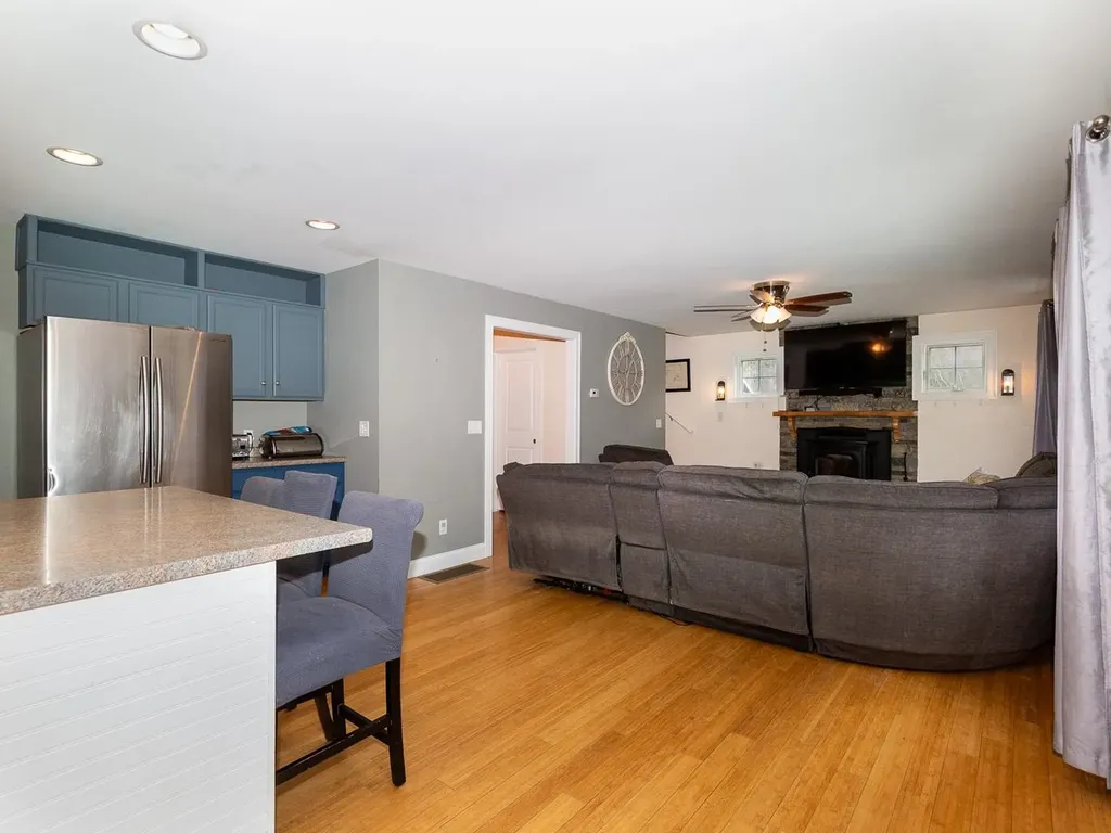 35 Frost Lane Fremont NH 03044