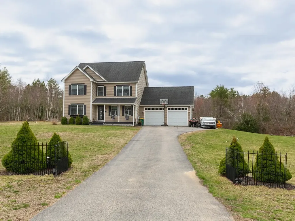 35 Frost Lane Fremont NH 03044