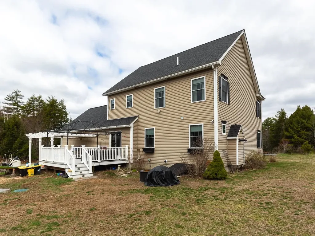 35 Frost Lane Fremont NH 03044