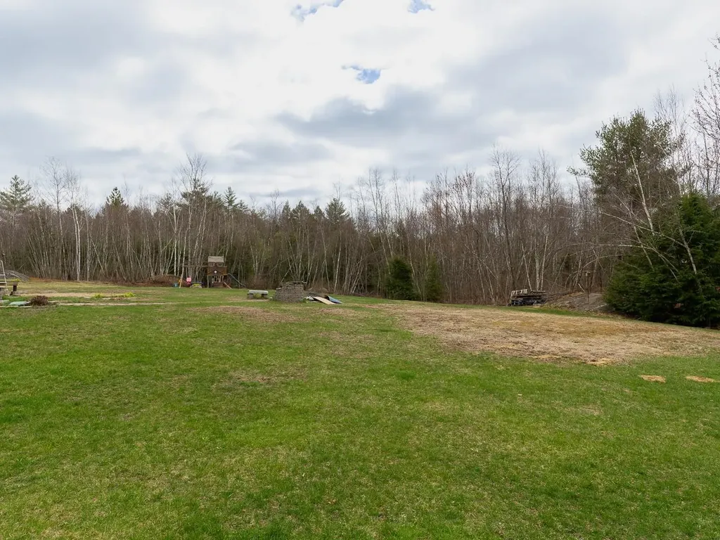 35 Frost Lane Fremont NH 03044