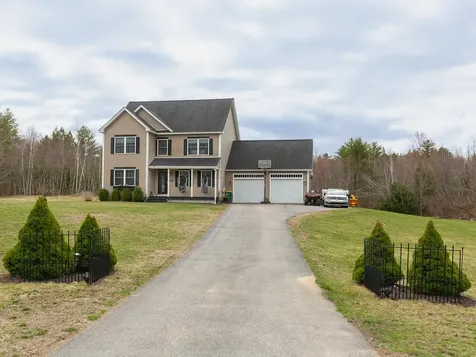 35 Frost Lane Fremont NH 03044