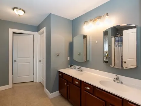 35 Frost Lane Fremont NH 03044