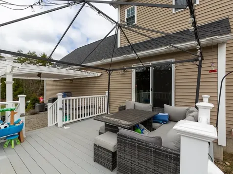 35 Frost Lane Fremont NH 03044