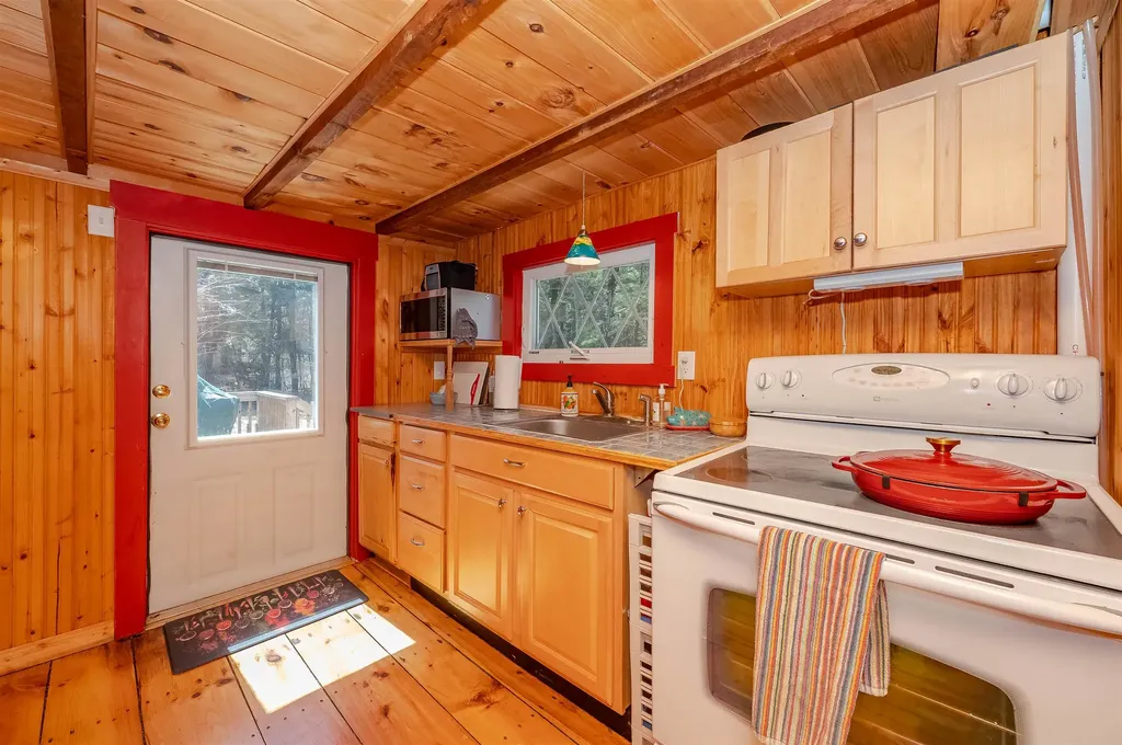 132 Chestnut Pond Road Epsom NH 03234