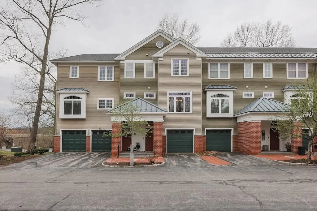 141 Riverwalk Way Manchester NH 03101