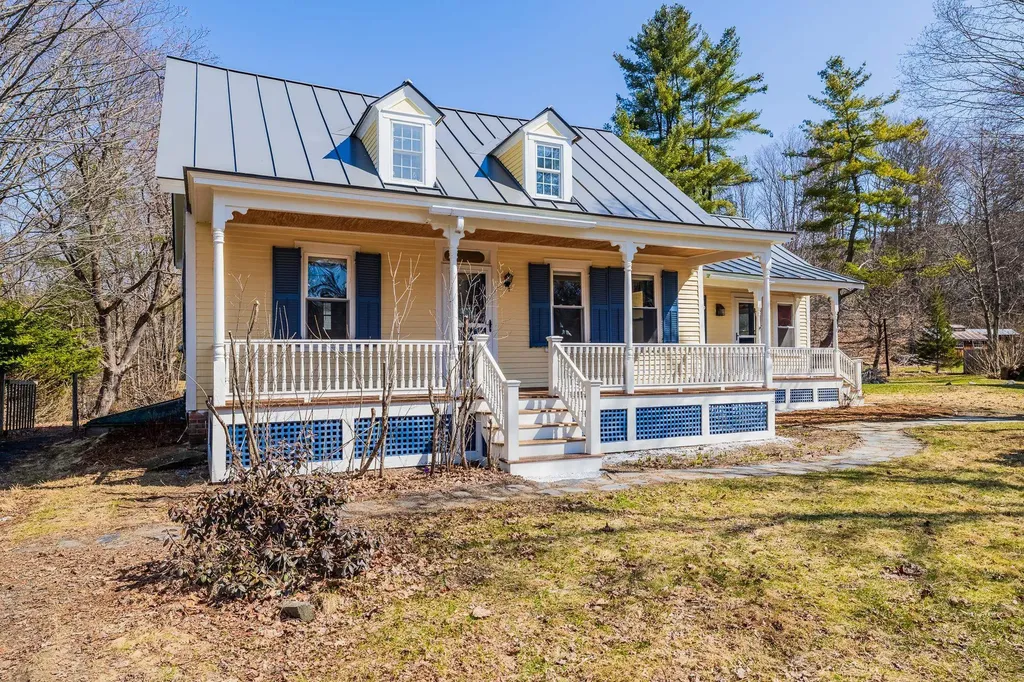 13 Pleasant Street Lebanon NH 03784