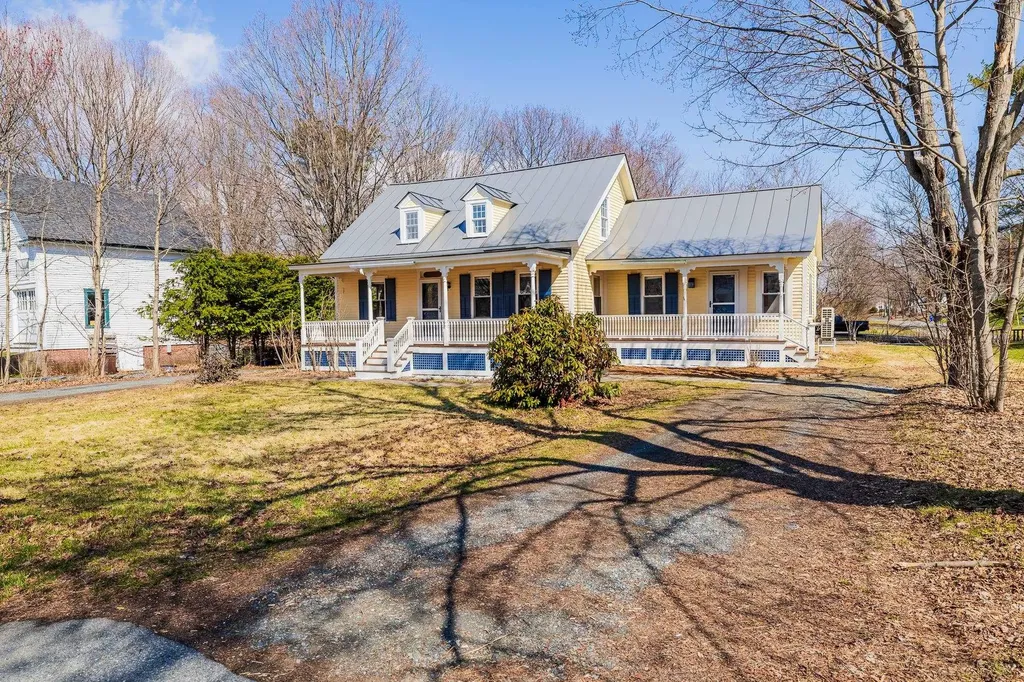 13 Pleasant Street Lebanon NH 03784