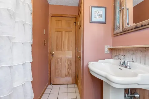 51 John Street Raymond NH 03077