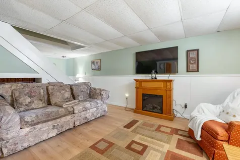 51 John Street Raymond NH 03077