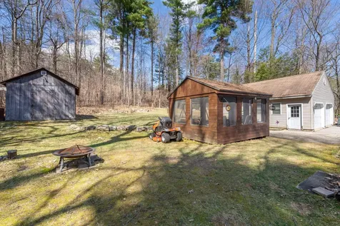 51 John Street Raymond NH 03077