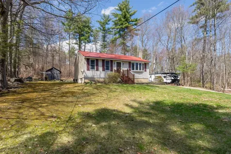51 John Street Raymond NH 03077