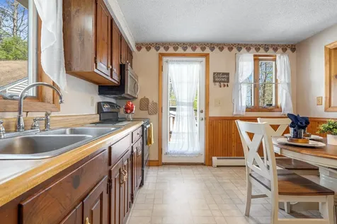 51 John Street Raymond NH 03077